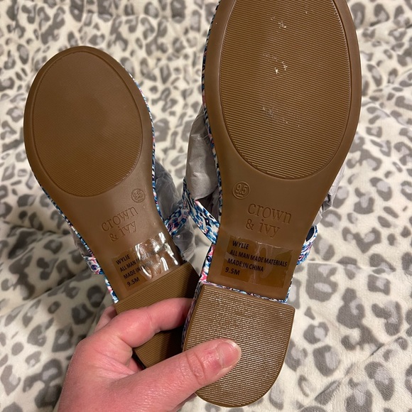 Crown and ivy thong sandles size 9.5 - Picture 4 of 6